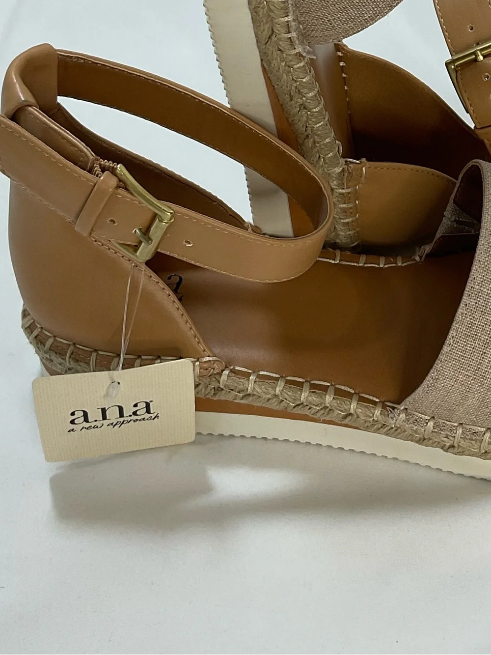 a.n.a lightweight canvas